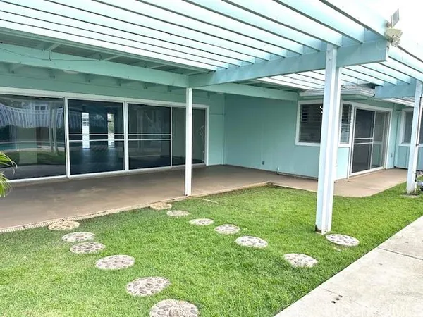 $2,400,000 | 1439 Akuleana Place, Kailua, HI 96734