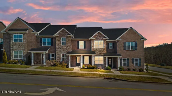 $2,250 | 240 Broadberry Avenue, Oak Ridge, TN 37830