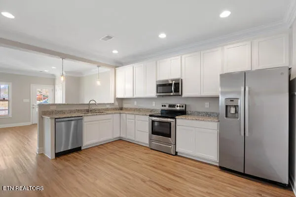 $2,250 | 240 Broadberry Avenue, Oak Ridge, TN 37830