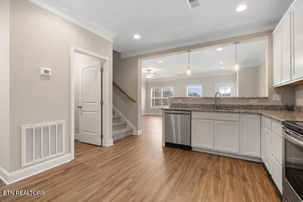 $2,250 | 240 Broadberry Avenue, Oak Ridge, TN 37830