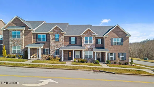 $2,250 | 240 Broadberry Avenue, Oak Ridge, TN 37830