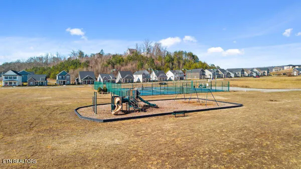 $2,250 | 240 Broadberry Avenue, Oak Ridge, TN 37830