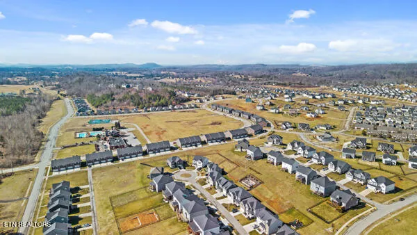 $2,250 | 240 Broadberry Avenue, Oak Ridge, TN 37830