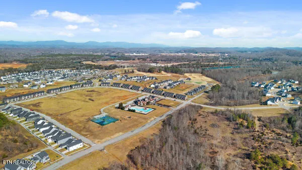 $2,250 | 240 Broadberry Avenue, Oak Ridge, TN 37830