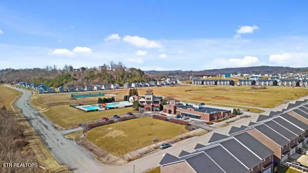 $2,250 | 240 Broadberry Avenue, Oak Ridge, TN 37830