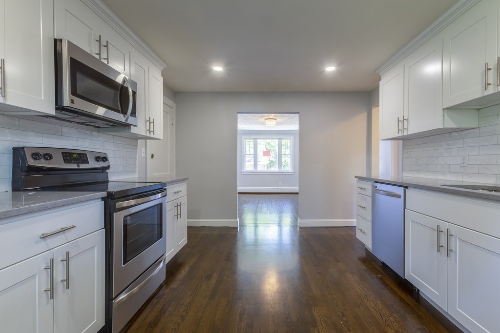 50 Aldrich Road, Unit 2 Watertown, MA 02472 - Photo 3 of 13 Gallery Image 3