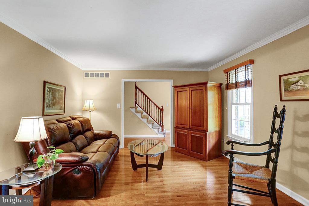2845 Defford Road Norristown, PA 19403 - Photo 4 of 41 Gallery Image 4