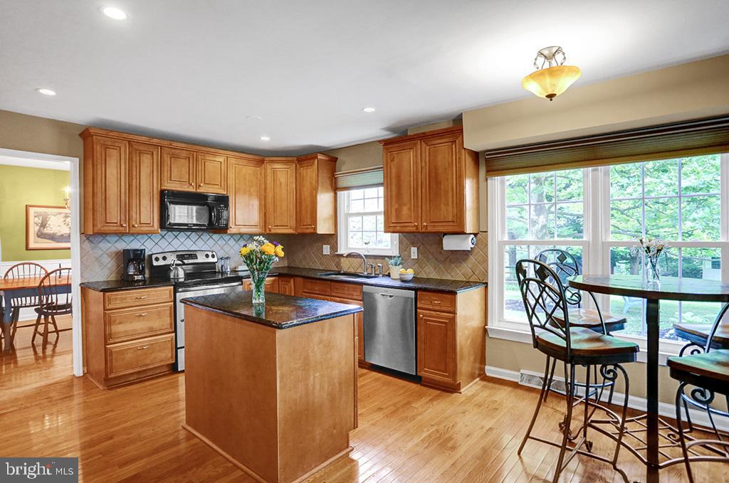 2845 Defford Road Norristown, PA 19403 - Photo 10 of 41 Gallery Image 10