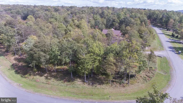 a view of entryway with a hall