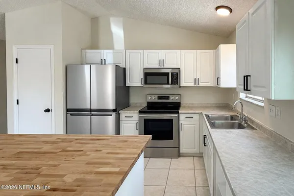 $2,100 | 2897 10th Street, St. Augustine, FL 32084