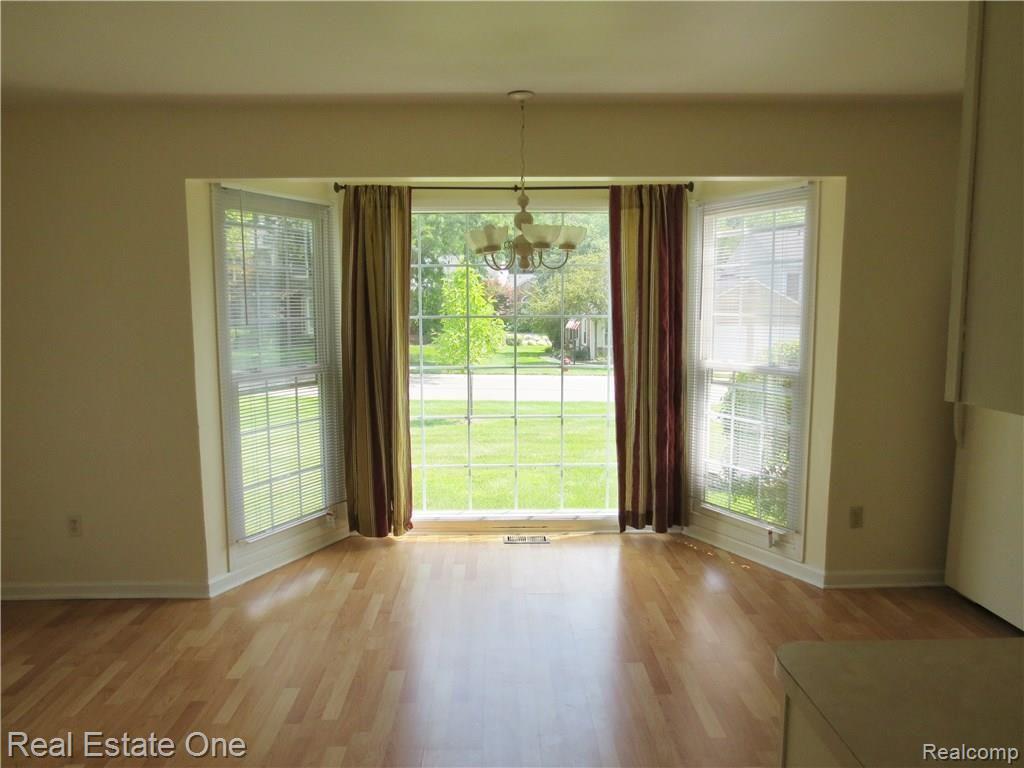 1436 Crescent Lane, Unit 320 Rochester, MI 48306 - Photo 16 of 34
