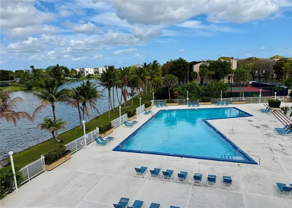 $2,990 | 14415 North Kendall Drive, Unit 405G, Miami, FL 33186