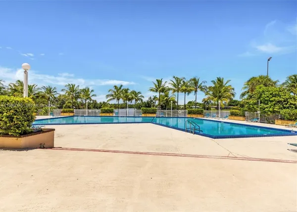 $2,990 | 14415 North Kendall Drive, Unit 405G, Miami, FL 33186