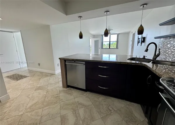 $2,990 | 14415 North Kendall Drive, Unit 405G, Miami, FL 33186