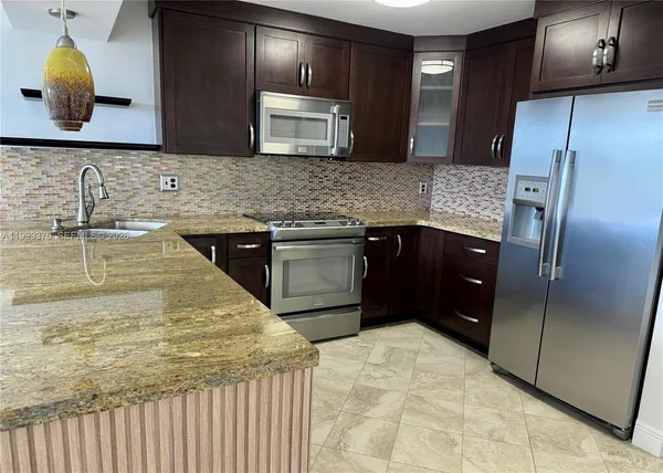$2,990 | 14415 North Kendall Drive, Unit 405G, Miami, FL 33186