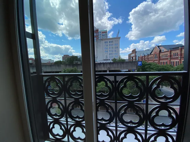 $1,899 | 83 Hanover Street, Unit 508, Manchester, NH 03101