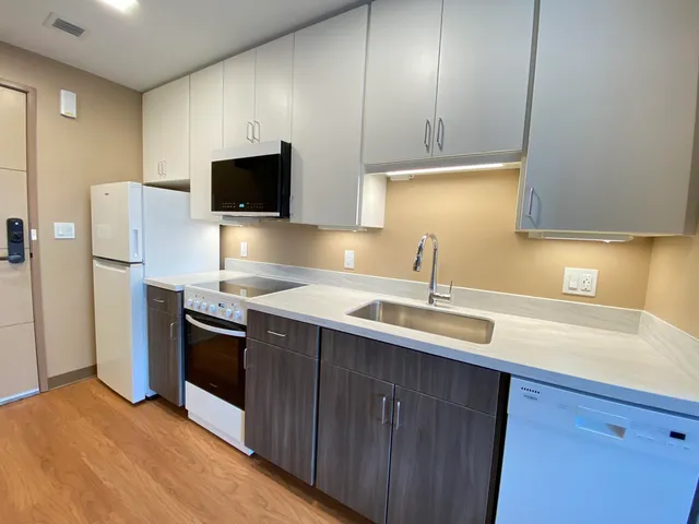 $1,899 | 83 Hanover Street, Unit 508, Manchester, NH 03101