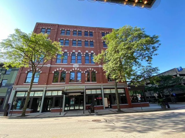 $1,899 | 83 Hanover Street, Unit 508, Manchester, NH 03101