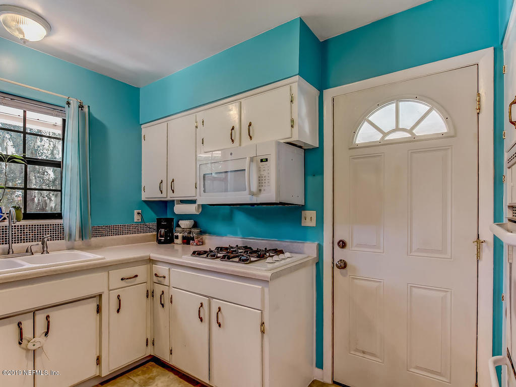 11664 Jonathan Road Jacksonville, FL 32225 - Photo 25 of 54 Kitchen