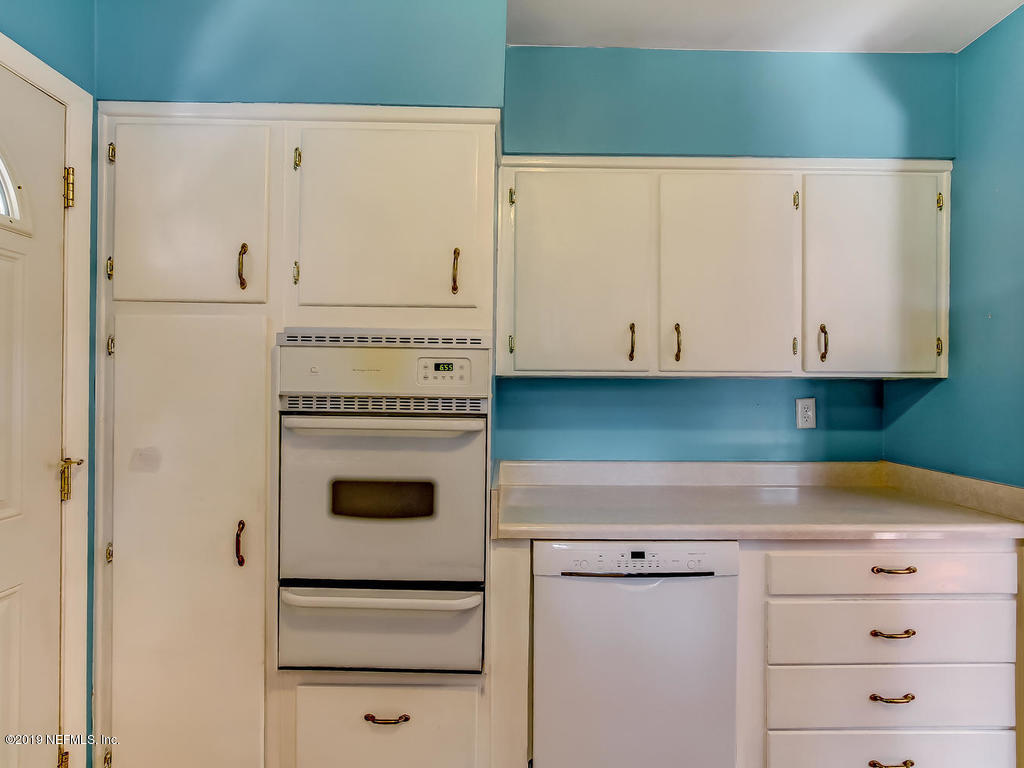 11664 Jonathan Road Jacksonville, FL 32225 - Photo 29 of 54 Kitchen