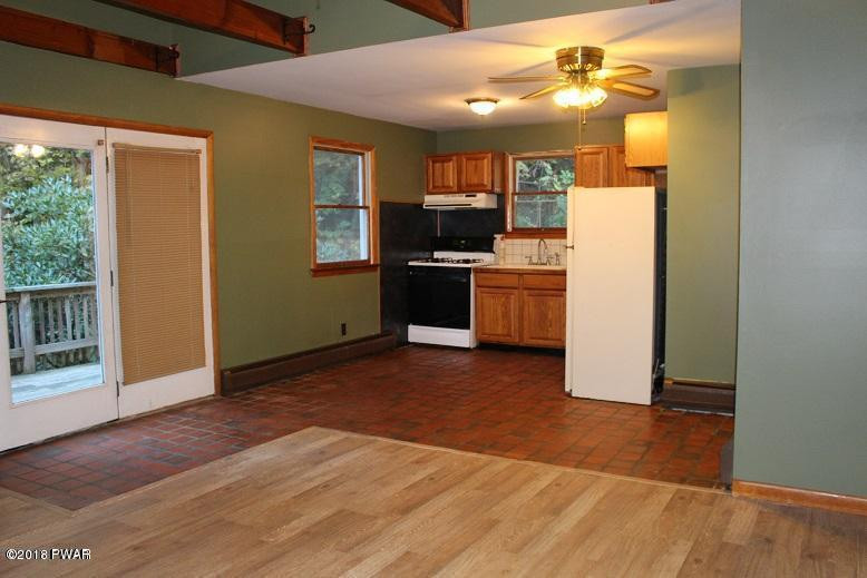 563 Huckleberry Road Newfoundland, PA 18445 - Photo 4 of 16