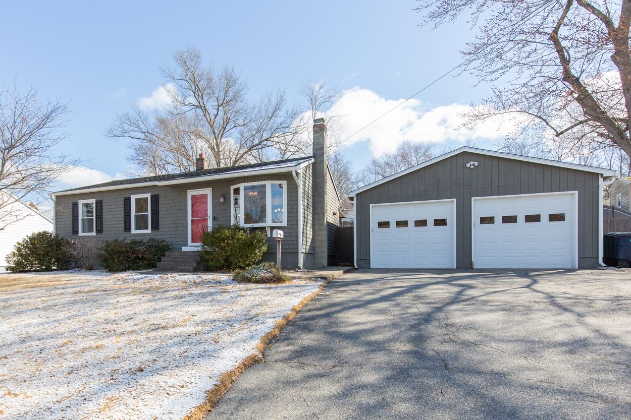 25 Meade Street Nashua, NH 03064 - Photo 5 of 49