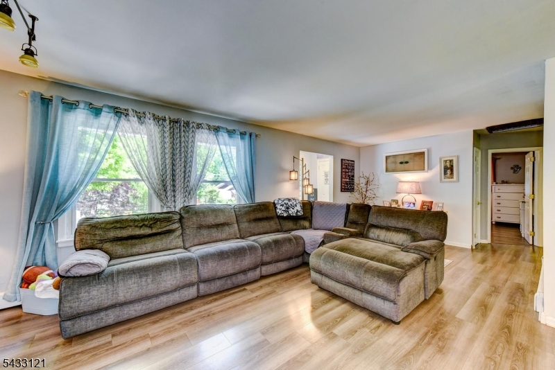77 Marion Avenue Butler, NJ 07405 - Photo 11 of 46