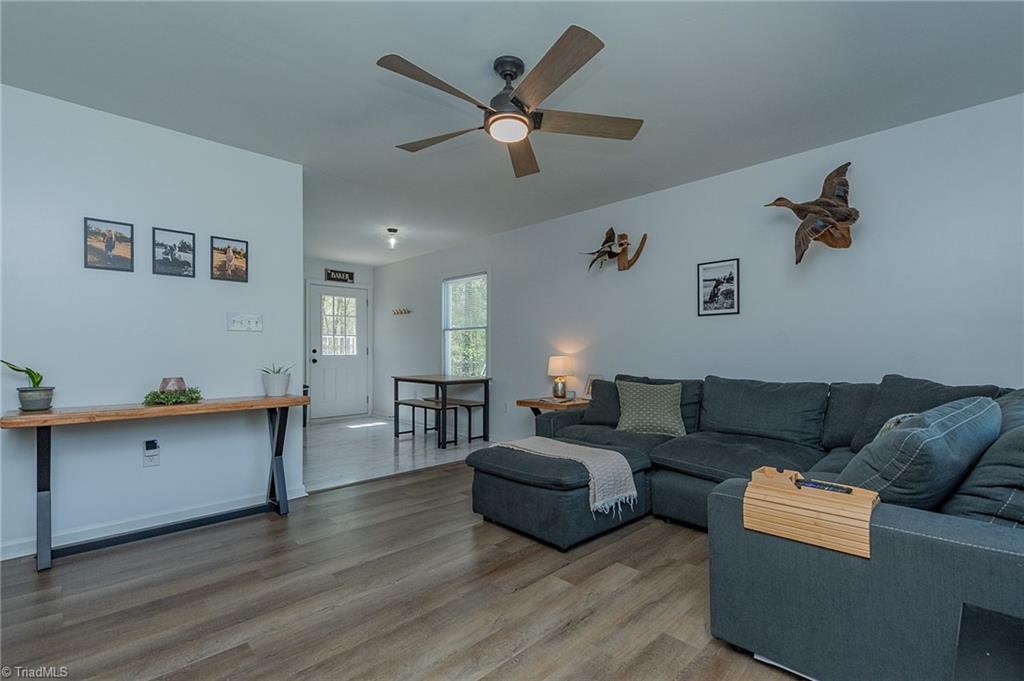 1241 Riverwood Road Lexington, NC 27292 - Photo 4 of 24