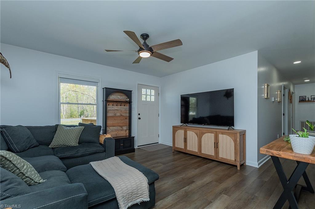 1241 Riverwood Road Lexington, NC 27292 - Photo 5 of 24