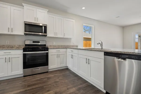 $1,880 | 15631 Plum Brk Drive, Conroe, TX 77303