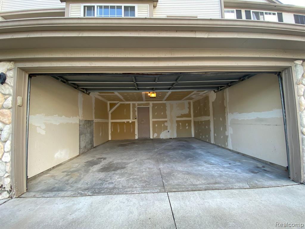 215 Oak Ridge Drive Pontiac, MI 48341 - Photo 19 of 20