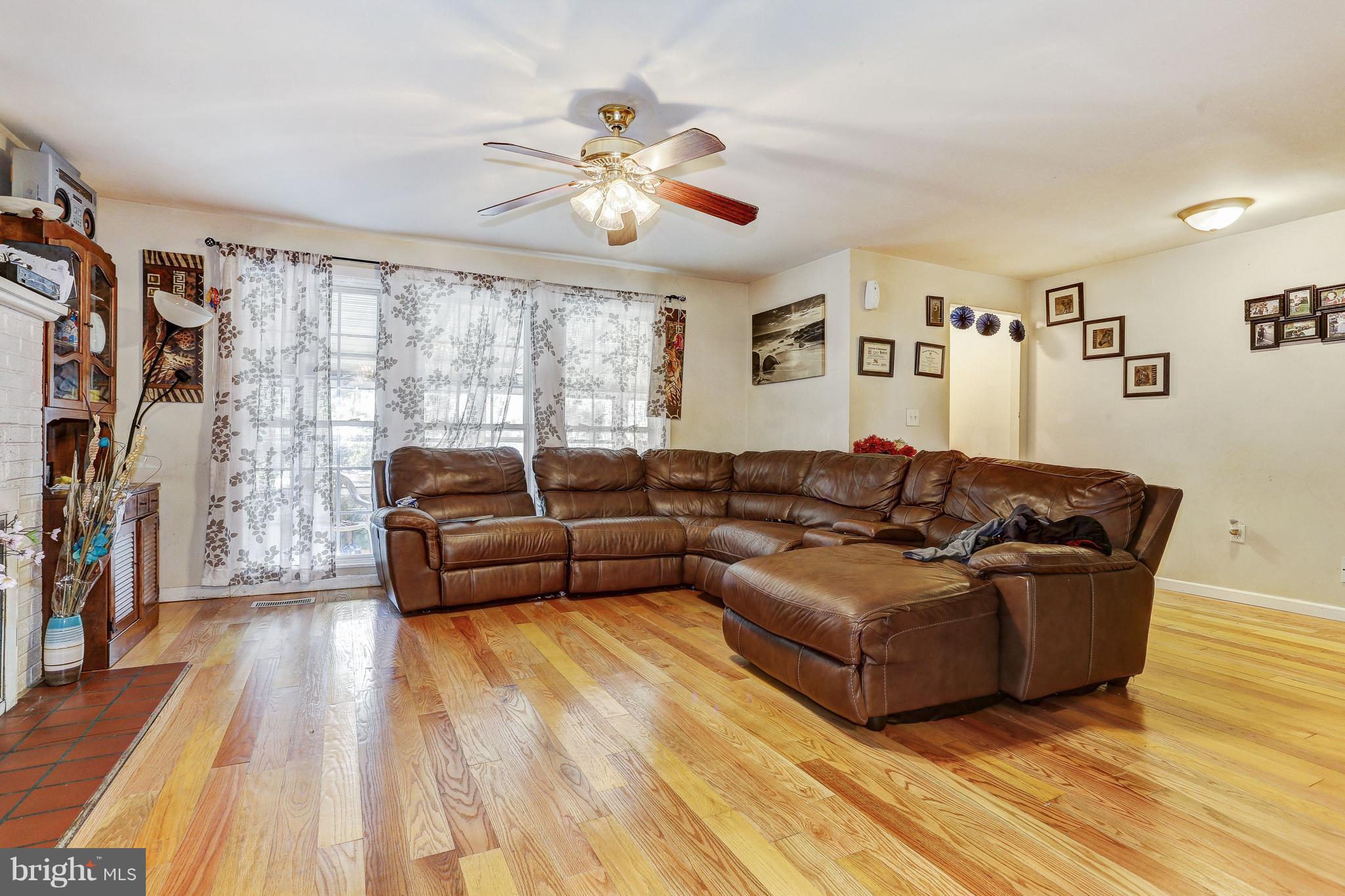 7822 Telegraph Road Severn, MD 21144 - Photo 3 of 12 Living Room