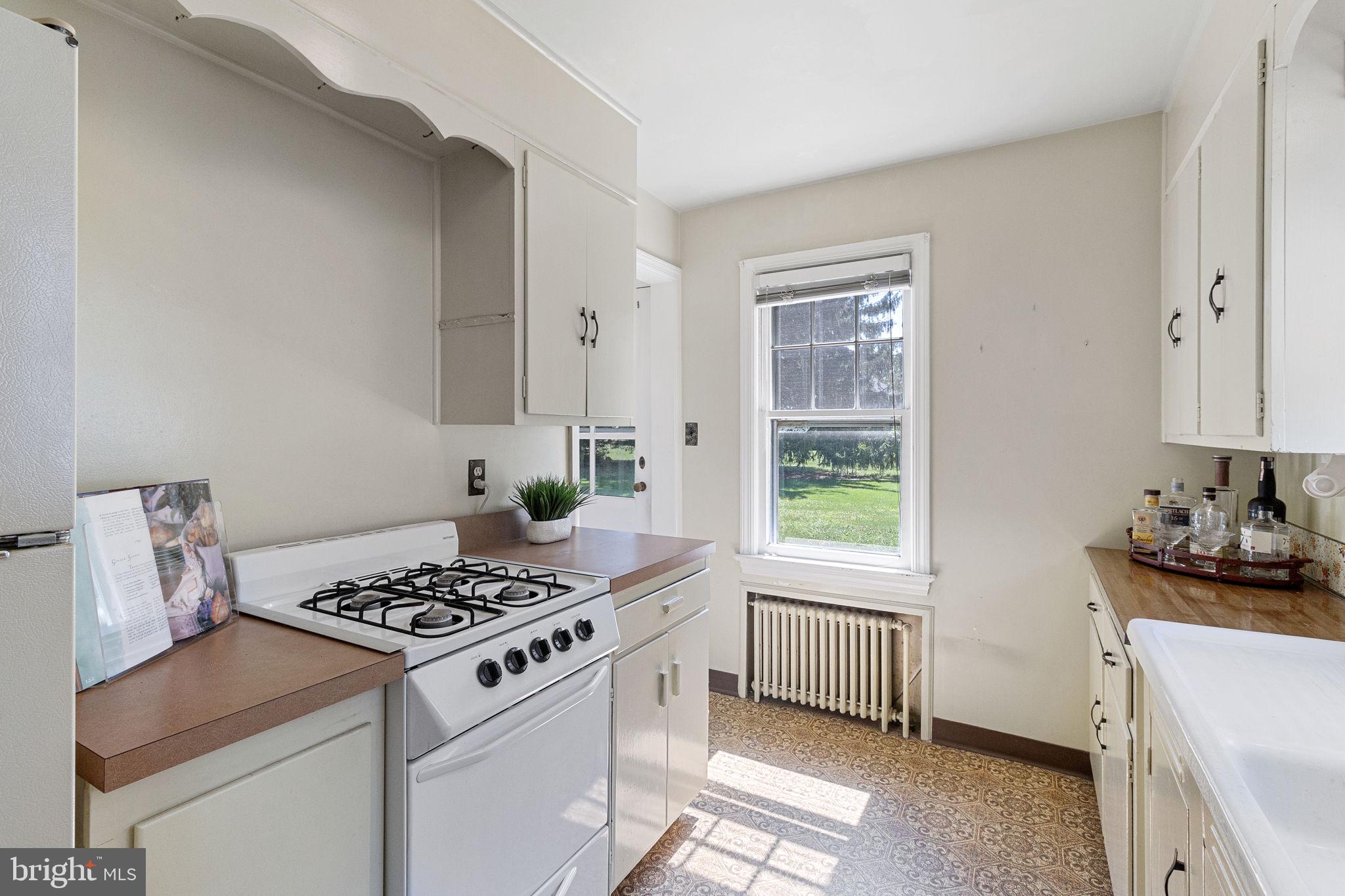 519 Village Road West Princeton Junction, NJ 08550 - Photo 9 of 22 Kitchen