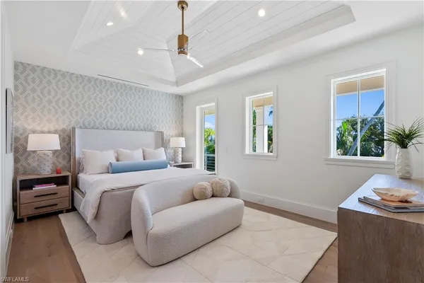 $17,950,000 | 285 Central Avenue, Naples, FL 34102