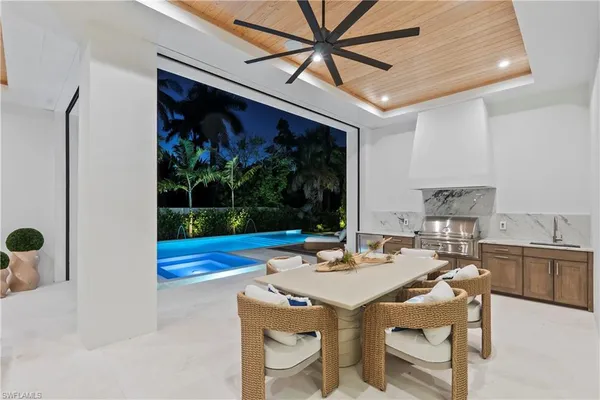 $17,950,000 | 285 Central Avenue, Naples, FL 34102