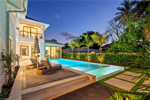 $17,950,000 | 285 Central Avenue, Naples, FL 34102