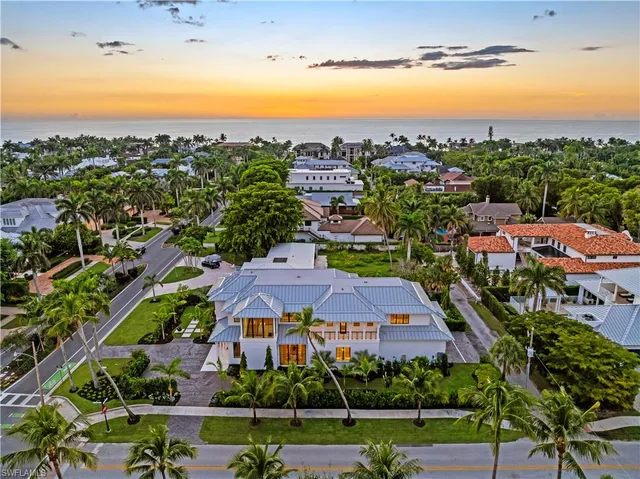 $17,950,000 | 285 Central Avenue, Naples, FL 34102