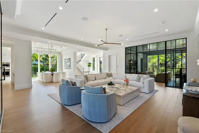 $17,950,000 | 285 Central Avenue, Naples, FL 34102