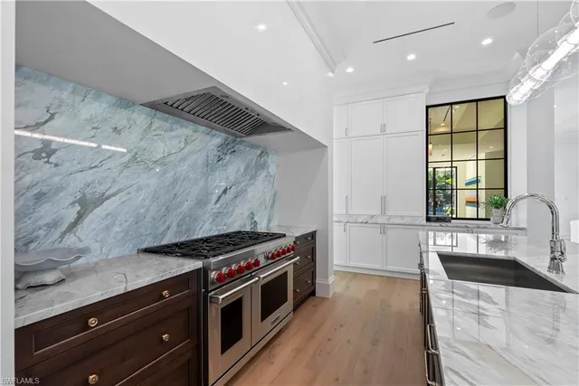 $17,950,000 | 285 Central Avenue, Naples, FL 34102