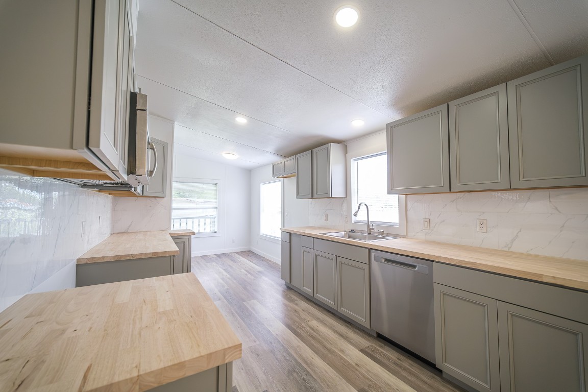 6018 Barney Lane Rosharon, TX 77583 - Photo 17 of 39