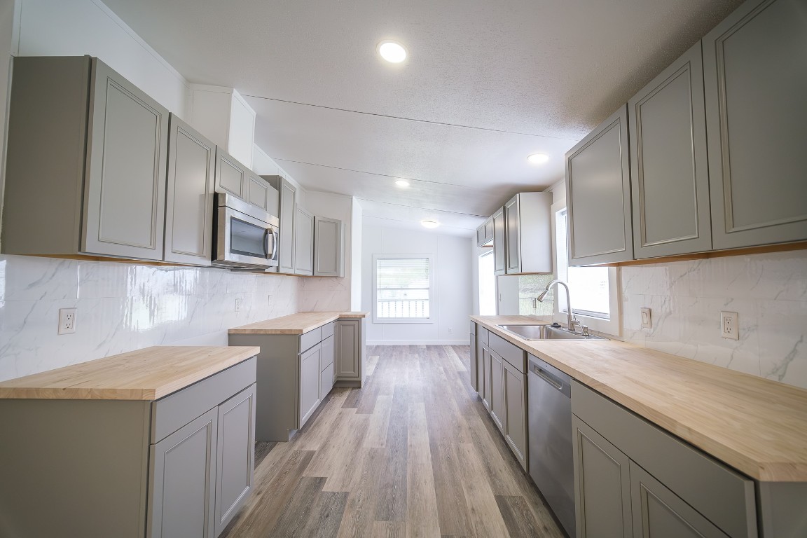 6018 Barney Lane Rosharon, TX 77583 - Photo 18 of 39