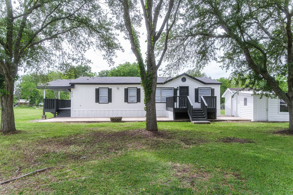 6018 Barney Lane Rosharon, TX 77583 - Photo 2 of 39