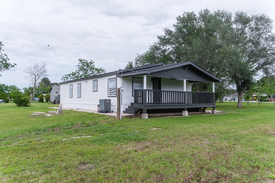 6018 Barney Lane Rosharon, TX 77583 - Photo 5 of 39