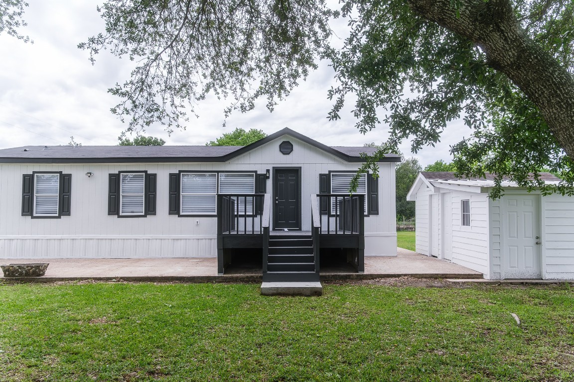 6018 Barney Lane Rosharon, TX 77583 - Photo 7 of 39