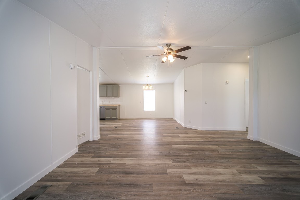 6018 Barney Lane Rosharon, TX 77583 - Photo 8 of 39