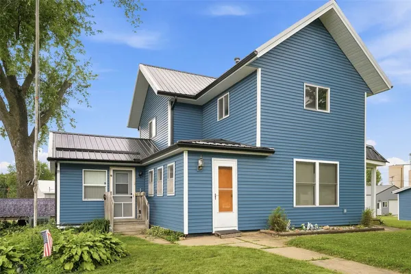 $259,900 | 14 Greene Street, Walker, IA 52352