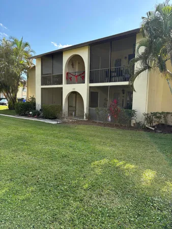 $1,650 | 330 Knotty Pine Circle, Unit B2, Greenacres, FL 33463