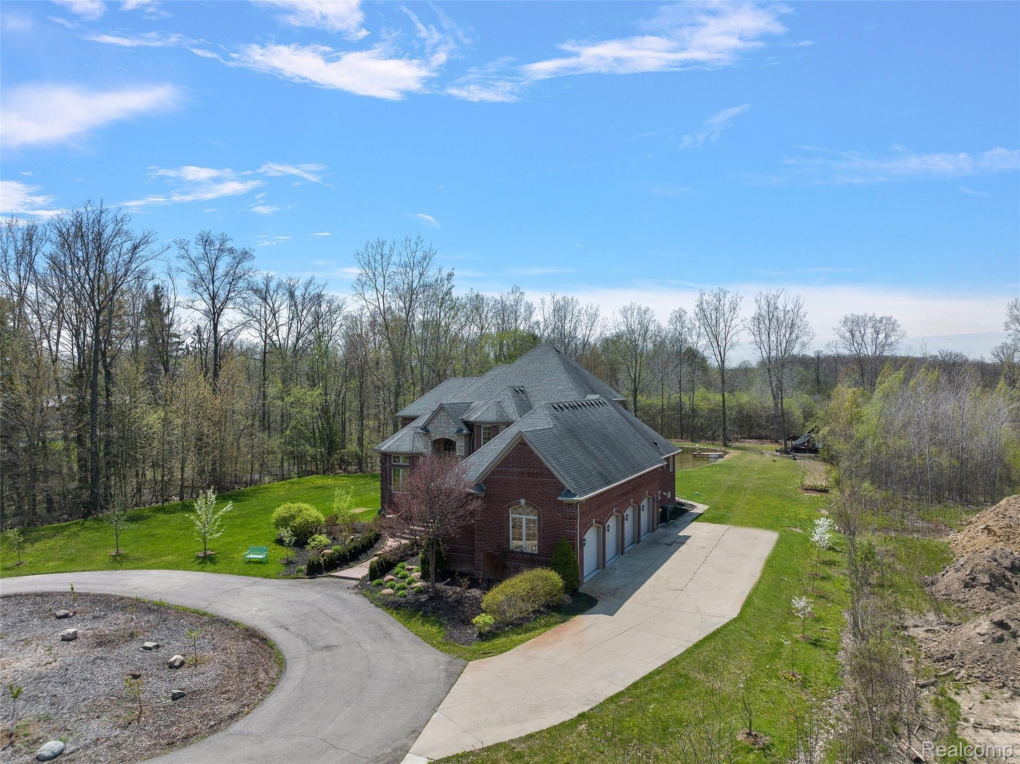 62031 Romeo Plank Road Ray, MI 48096 - Photo 8 of 47 RM 5.jpeg