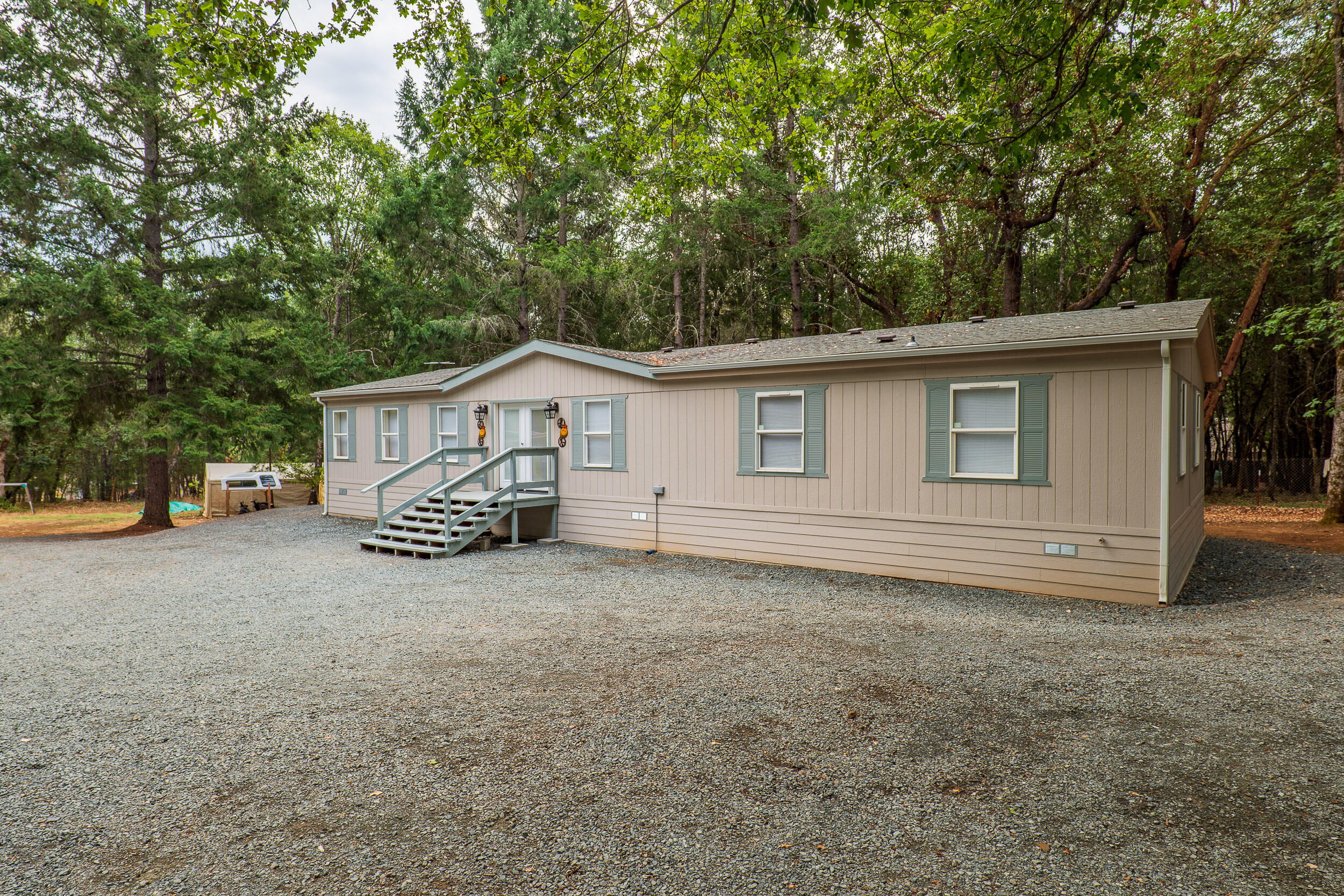 2175 Russell Road Grants Pass, OR 97526 - Photo 28 of 35 2175RusselRd-030