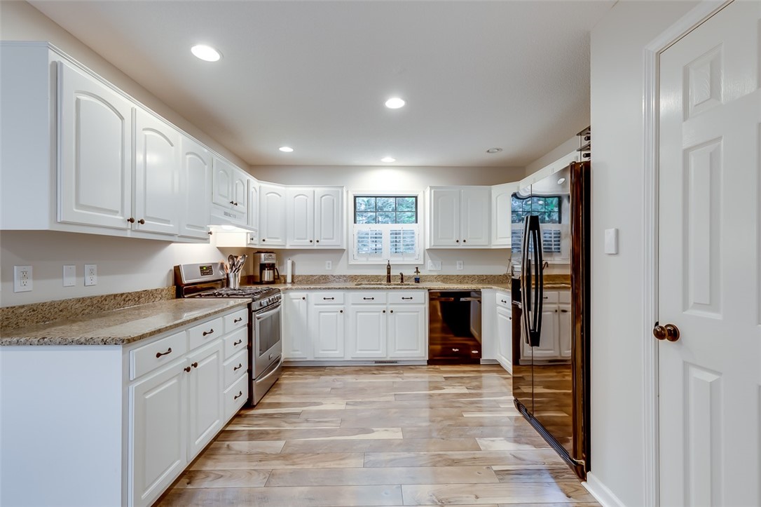 2163 Shea Lane Seneca, SC 29672 - Photo 12 of 31 Gallery Image 12